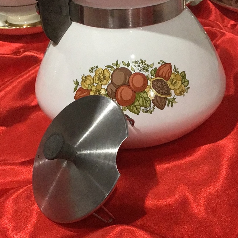 Corningware teapot - Picture 3 of 4